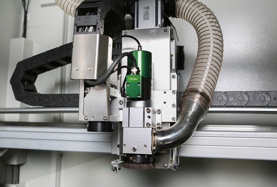 La visione di Genitec ha aiutato la taglierina di macinazione del bordo del PWB di rilevazione dello strumento della tagliatrice del laser del PWB per SMT GAM330